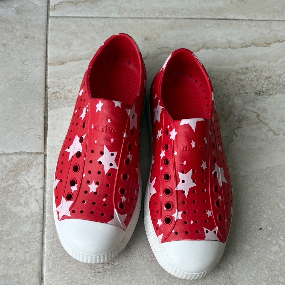 Native woman Red Star Sneakers